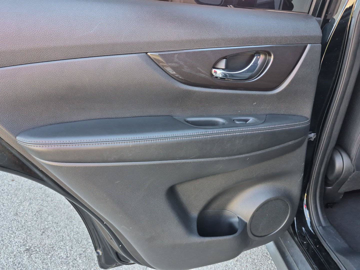 Used 2018 Nissan Rogue S FWD image 22