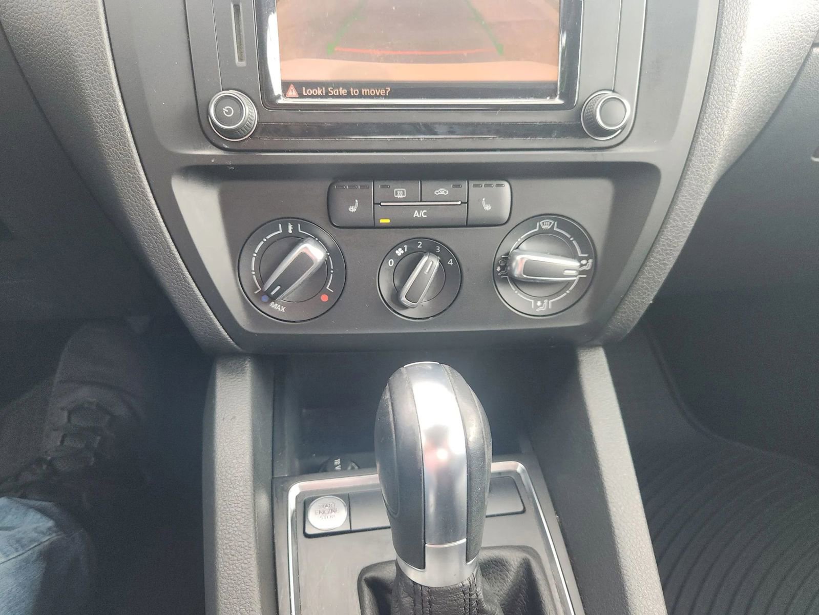 Used 2017 Volkswagen Jetta SE FWD image 26