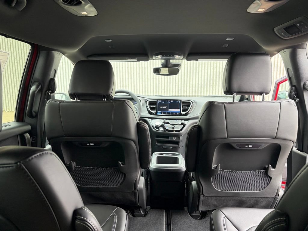 New 2026 Chrysler Pacifica Select AWD/4WD image 20
