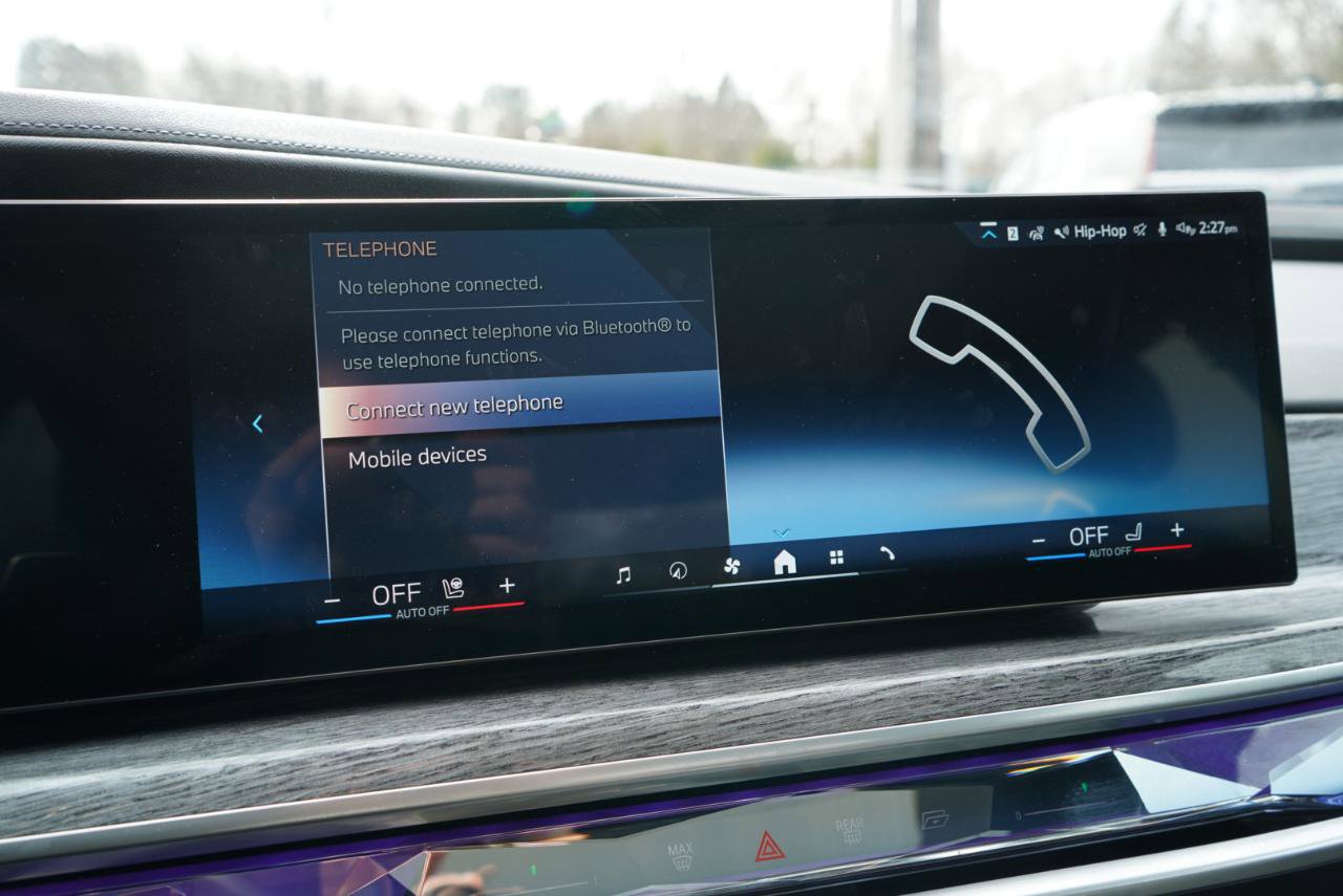 Used 2023 BMW 760i xDrive w/ Executive Package image 35