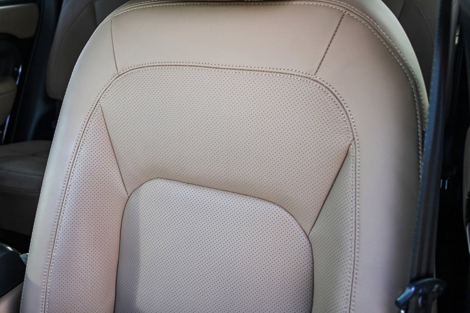 Used 2025 Land Rover Defender 130 X-Dynamic SE image 24