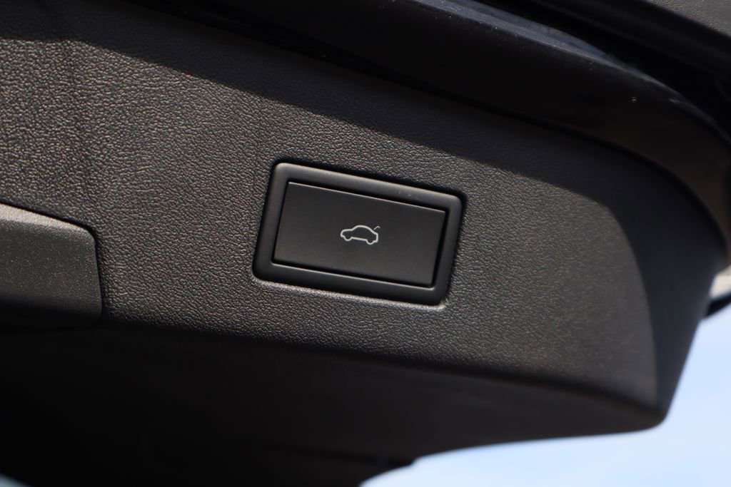 Used 2024 Volkswagen ID.4 S image 25