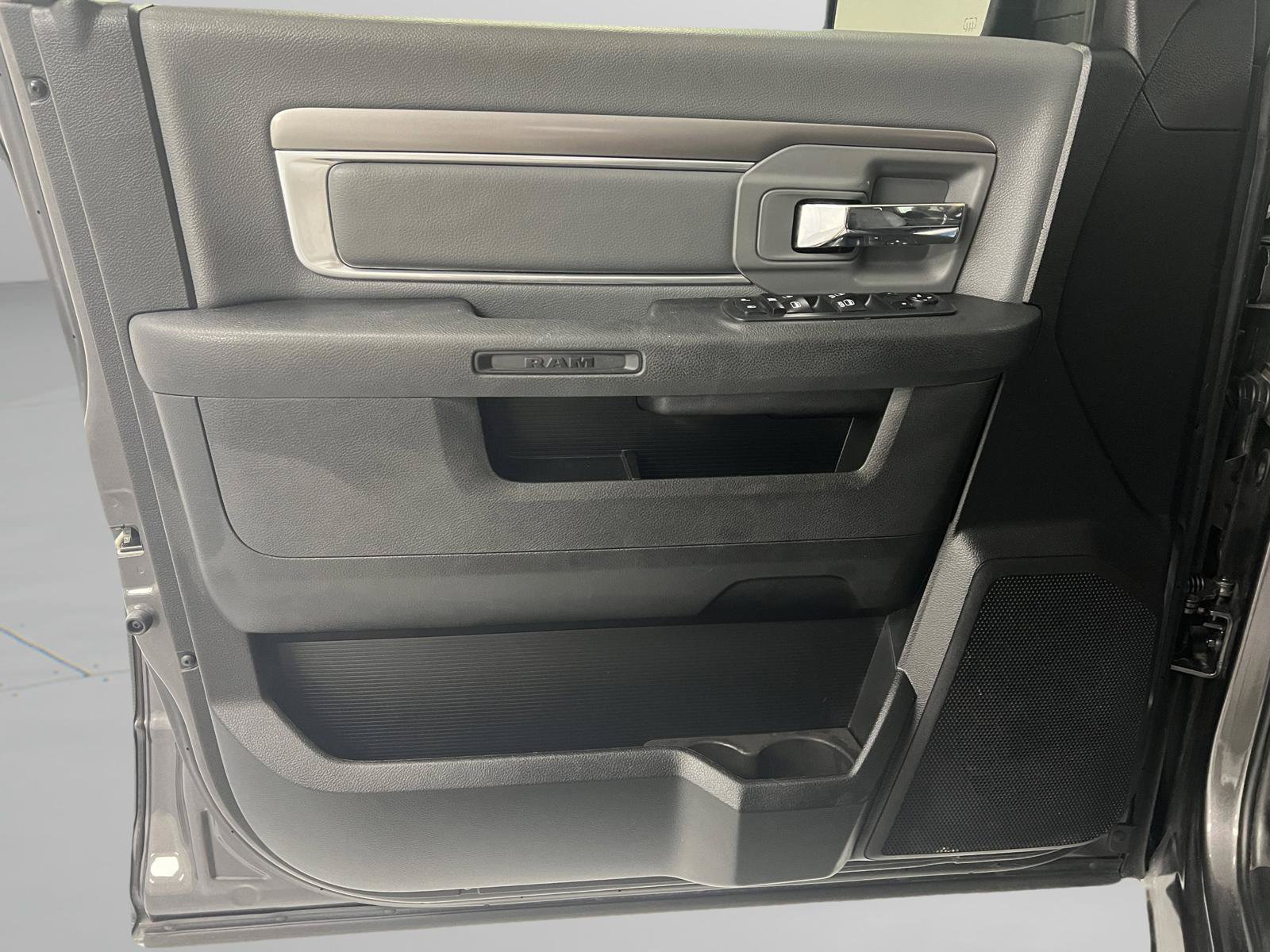 Used 2021 RAM 1500 Classic SLT RWD image 14