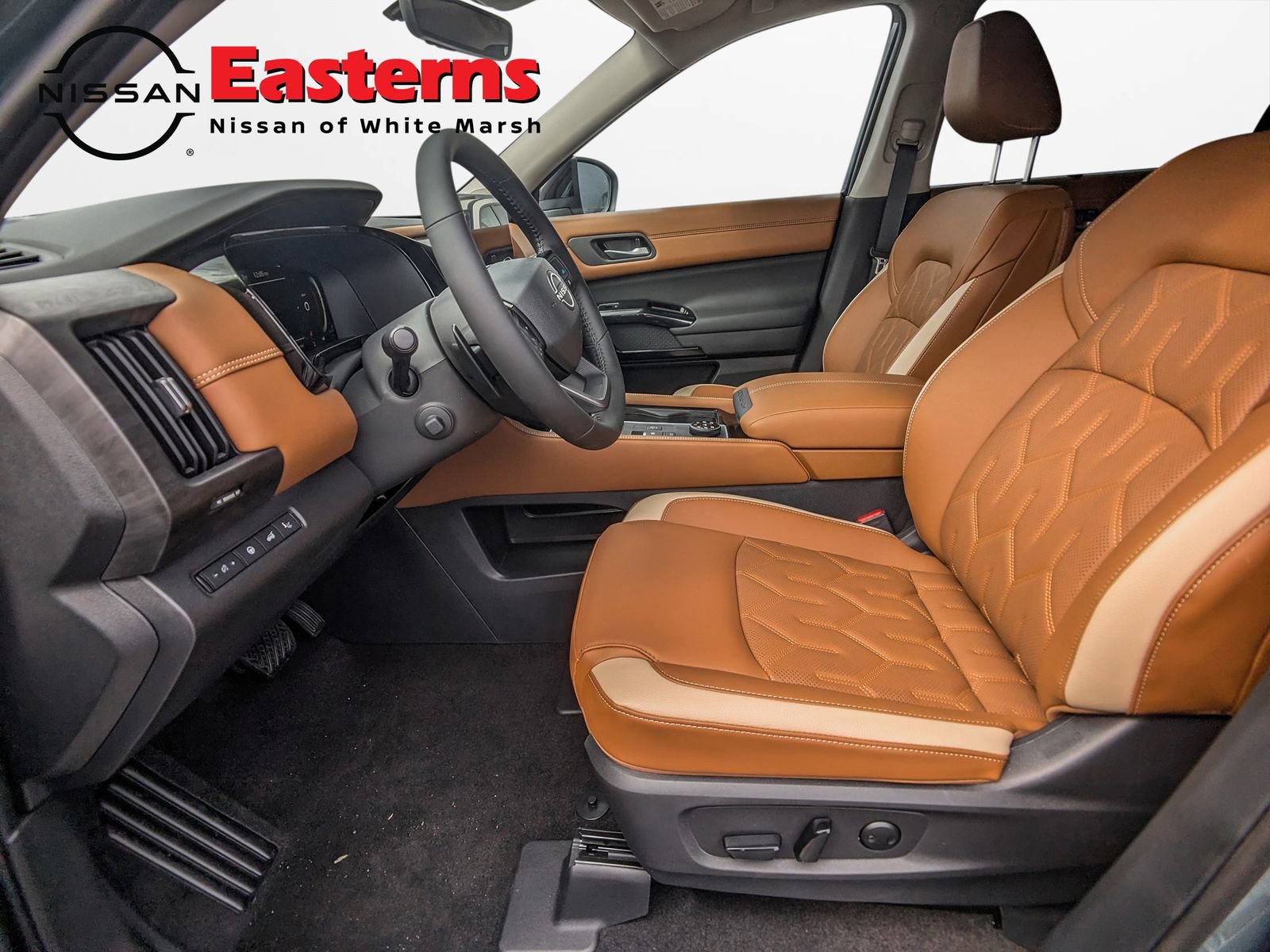 New 2026 Nissan Pathfinder Platinum image 14