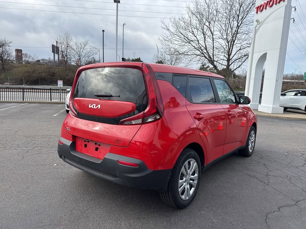 Used 2022 Kia Soul LX image 5