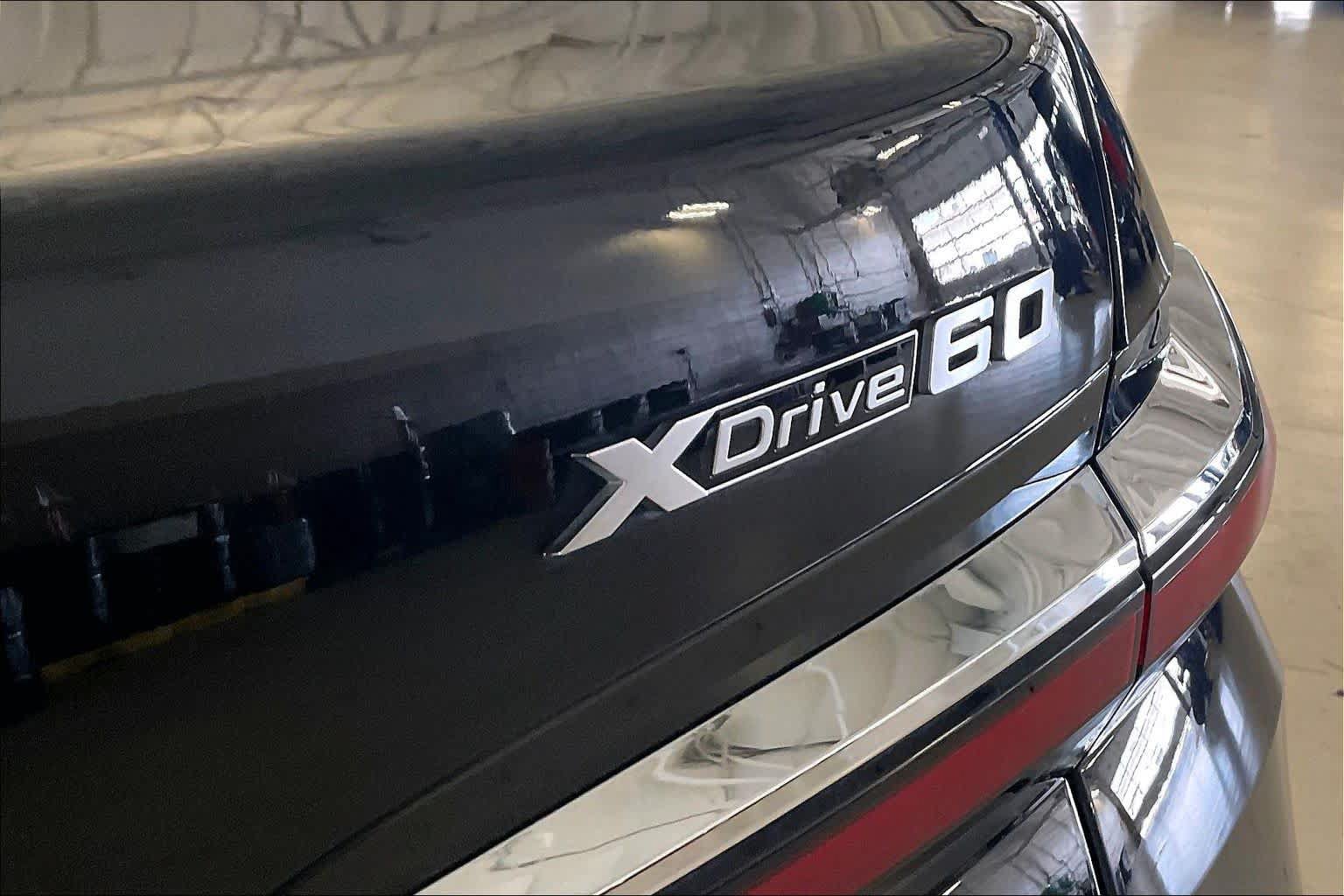 Used 2024 BMW i7 xDrive60 w/ Executive Package AWD/4WD image 9