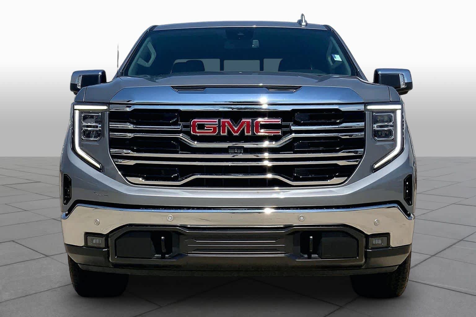 Used 2024 GMC Sierra 1500 SLT AWD/4WD image 4
