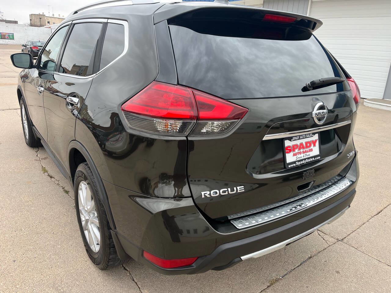 Used 2017 Nissan Rogue SV image 10