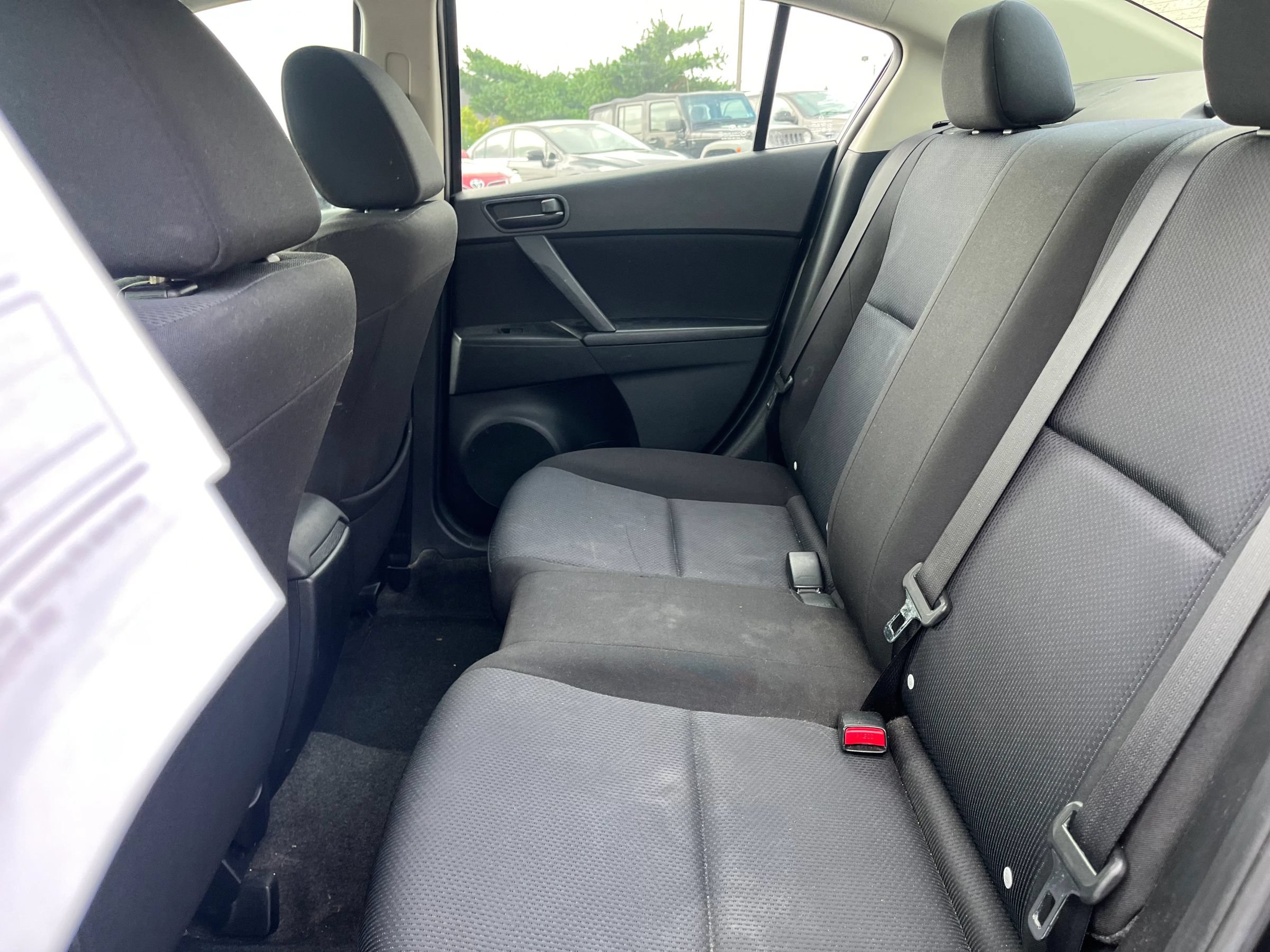 Used 2011 MAZDA MAZDA3 i Sport FWD image 14