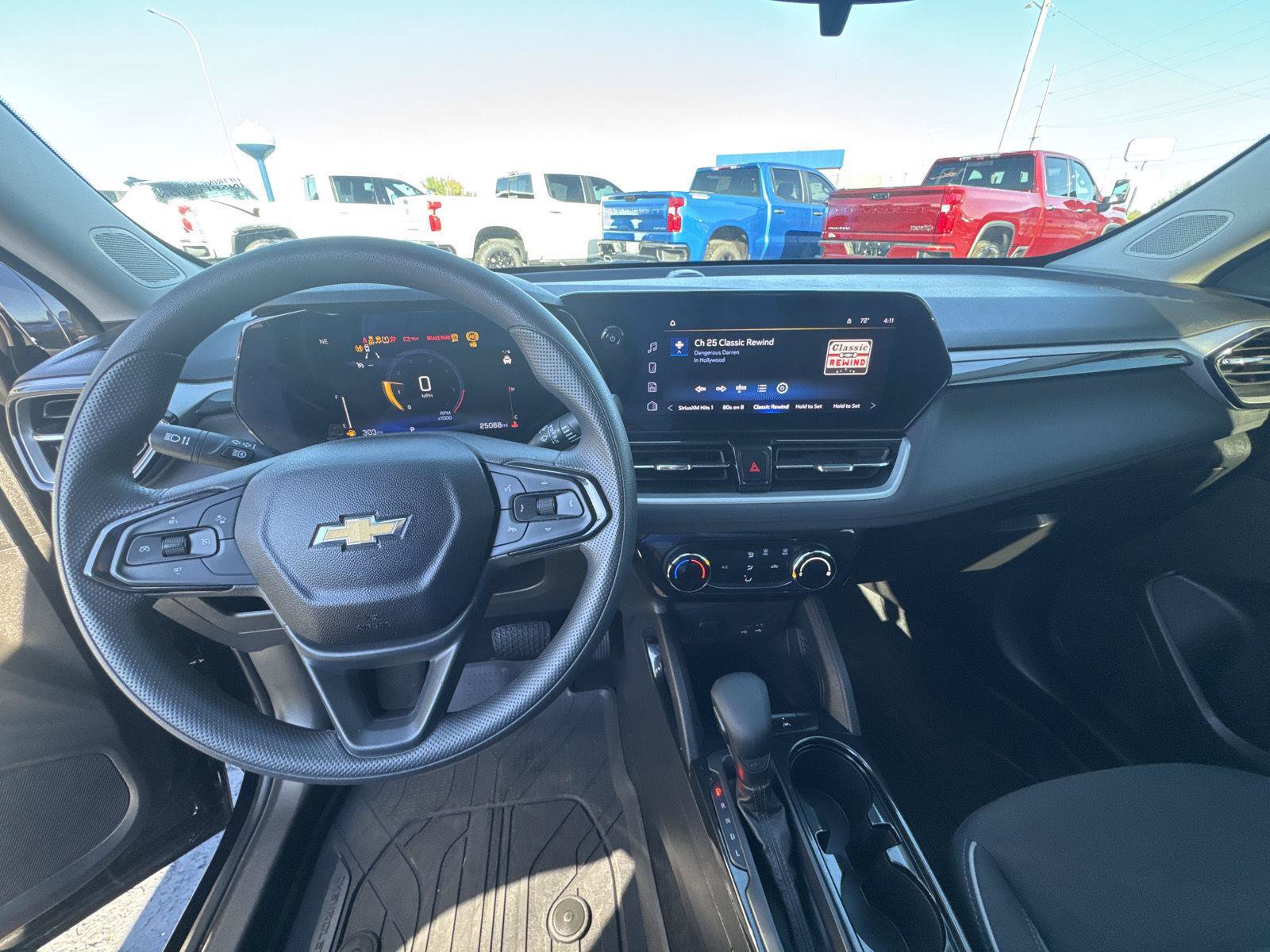 Used 2025 Chevrolet TrailBlazer LT w/ Driver Confidence Package FWD image 17
