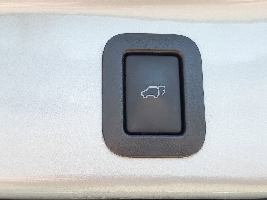 Used 2017 Toyota Highlander XLE AWD/4WD image 37