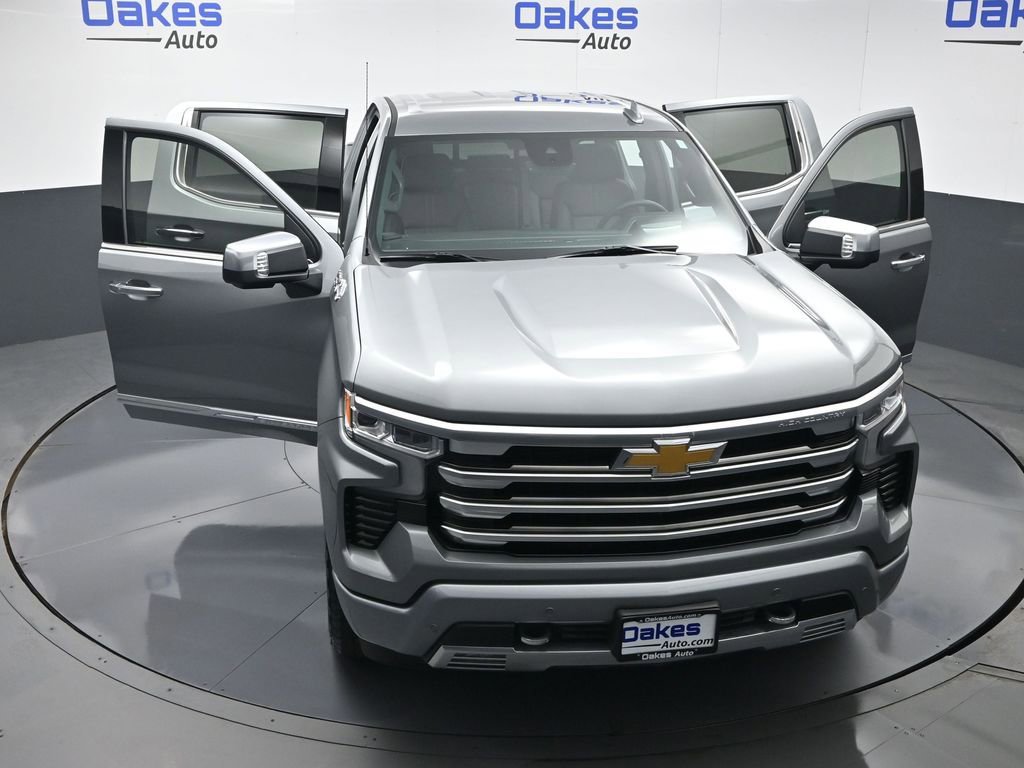 Used 2025 Chevrolet Silverado 1500 High Country w/ Technology Package AWD/4WD image 59