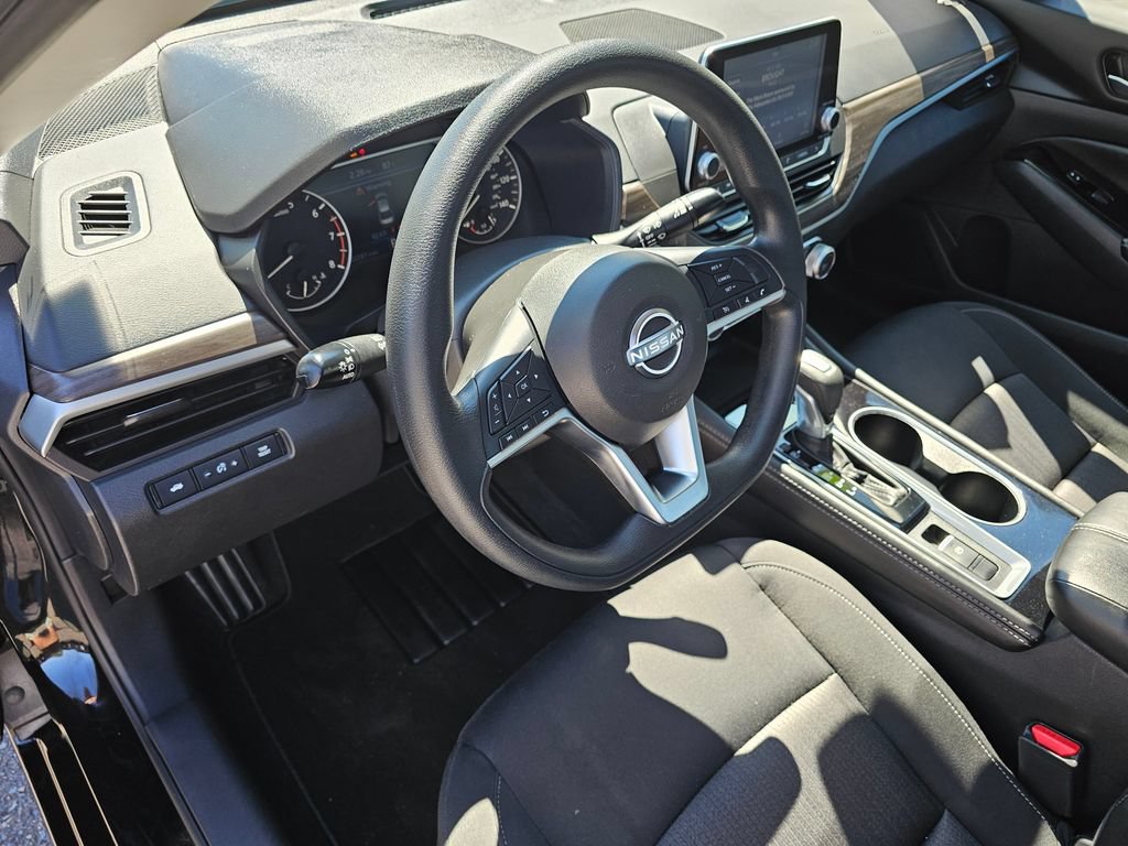 Used 2023 Nissan Altima 2.5 SV AWD/4WD image 21