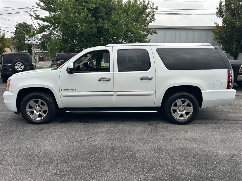 Used 2007 GMC Yukon XL Denali AWD/4WD image 6
