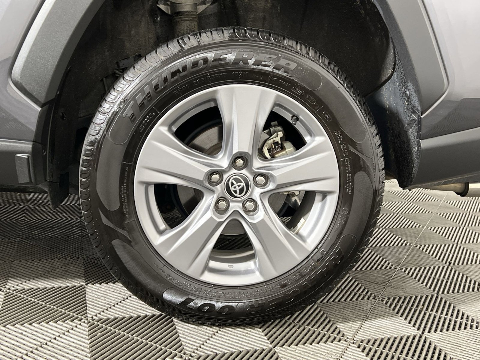 Used 2022 Toyota RAV4 XLE image 12