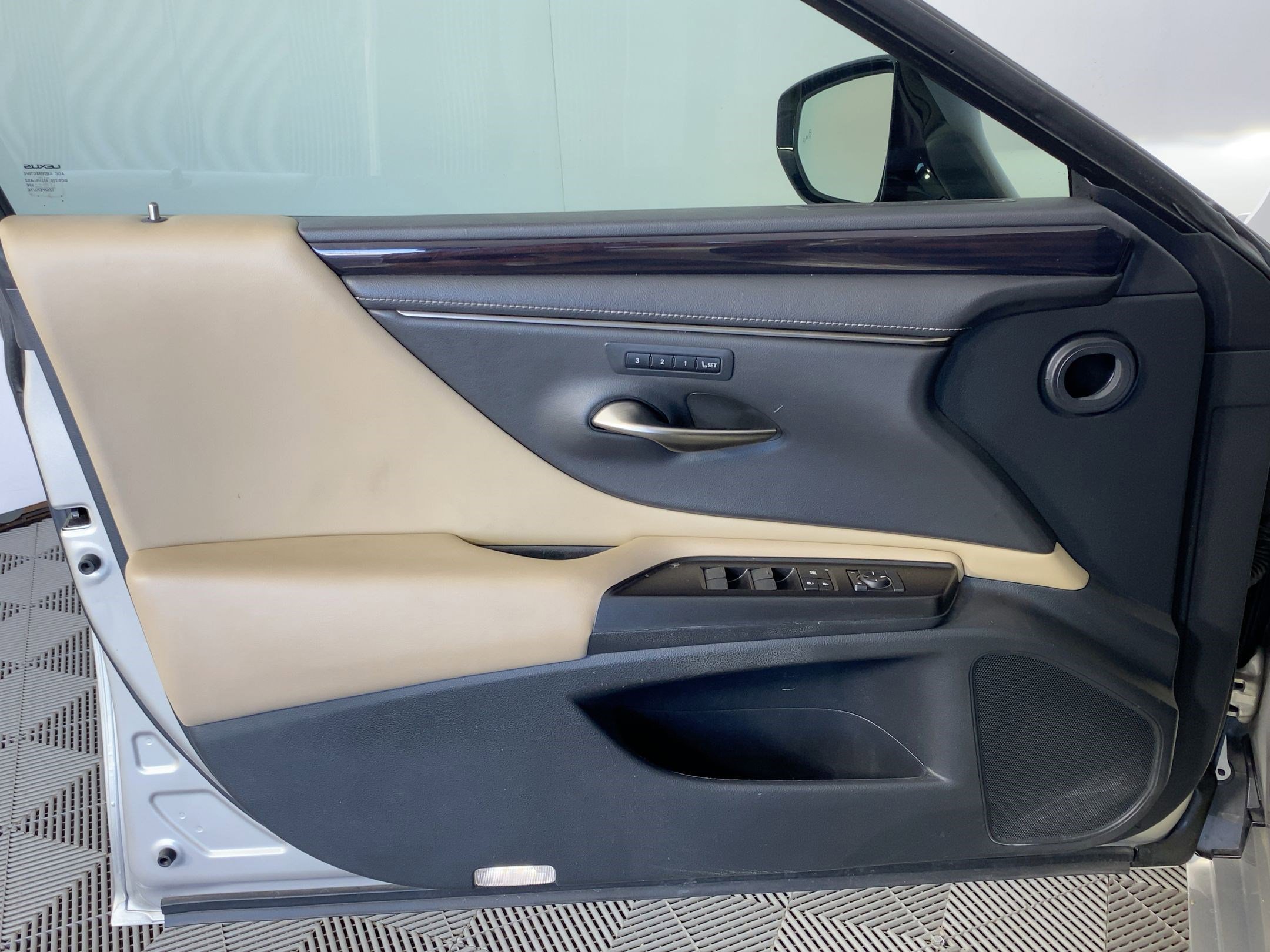 Used 2019 Lexus ES 350 image 21