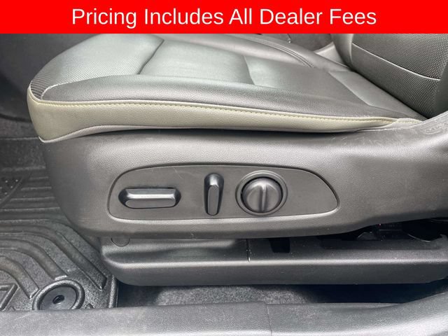 Used 2025 Chevrolet Trax ACTIV w/ Driver Confidence Package FWD image 21