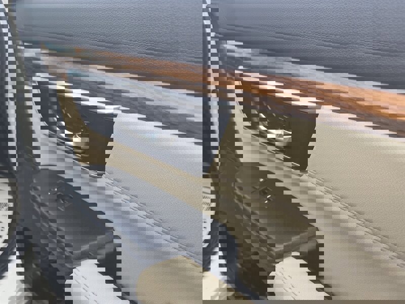 Used 2018 Honda CR-V Touring image 23