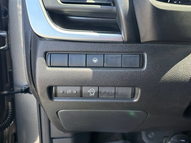 Used 2023 Nissan Rogue SV FWD image 27