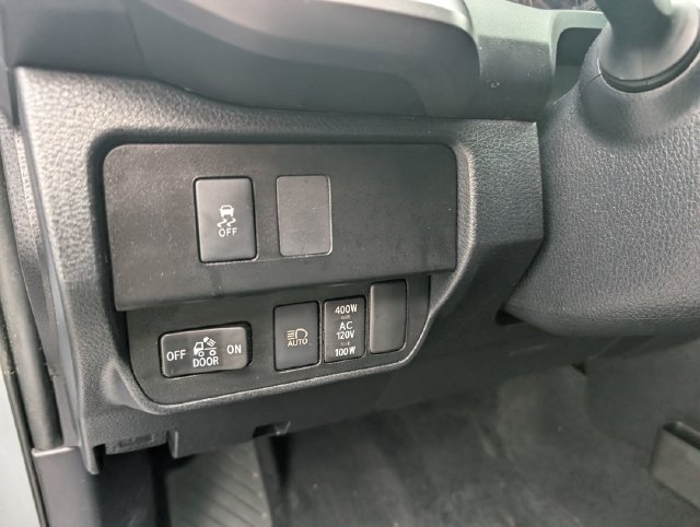 Used 2020 Toyota Tacoma TRD Off-Road AWD/4WD image 12