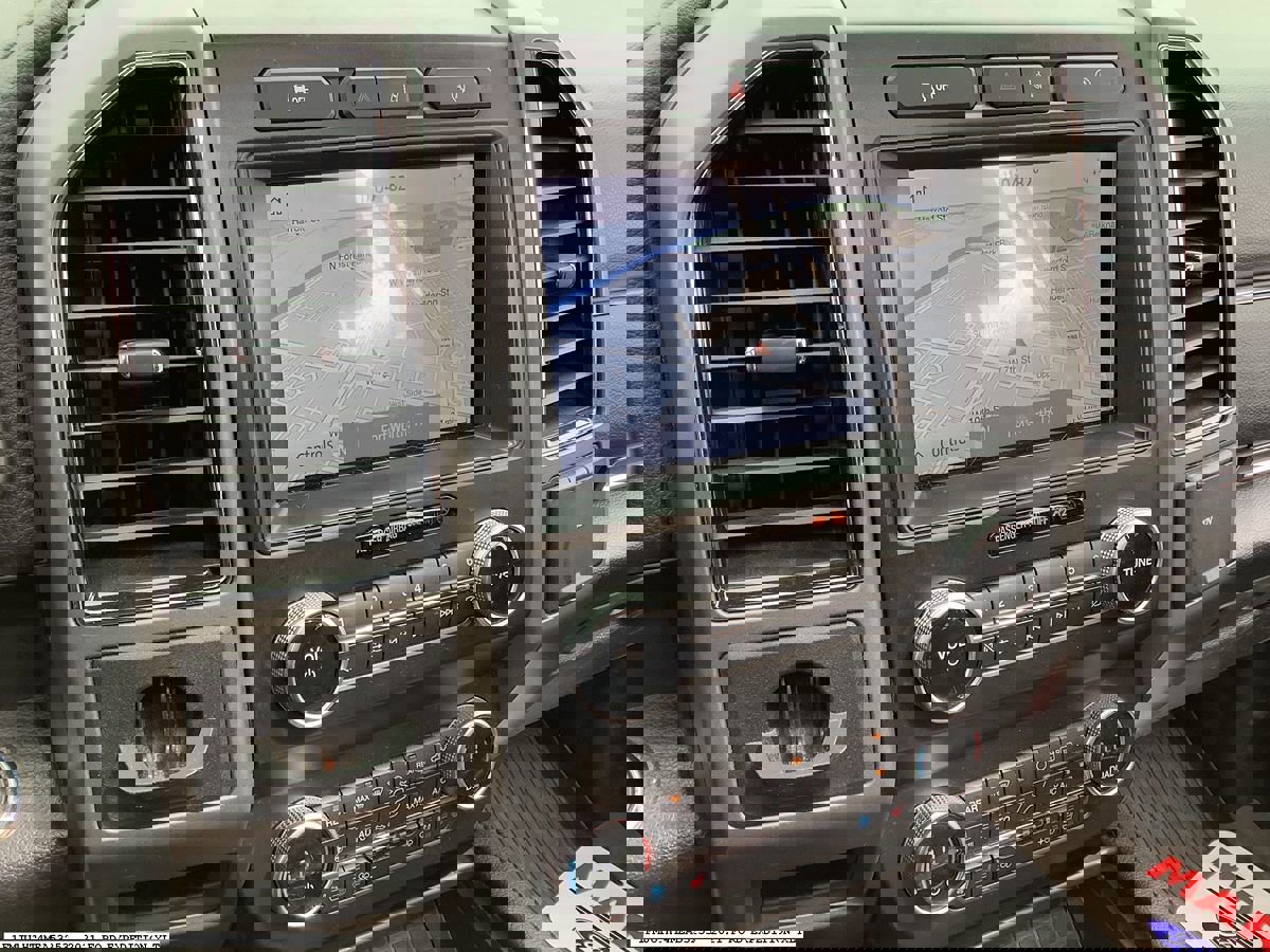 Used 2021 Ford Expedition XLT image 8