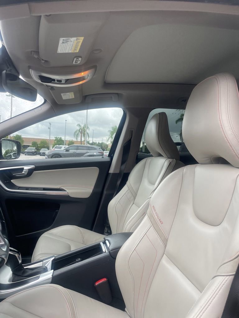Used 2015 Volvo XC60 T6 Platinum AWD/4WD image 4