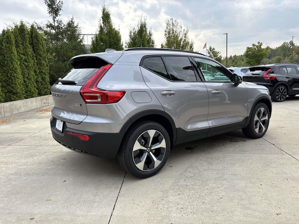 New 2026 Volvo XC40 B5 Plus w/ Protection Package Premier image 7