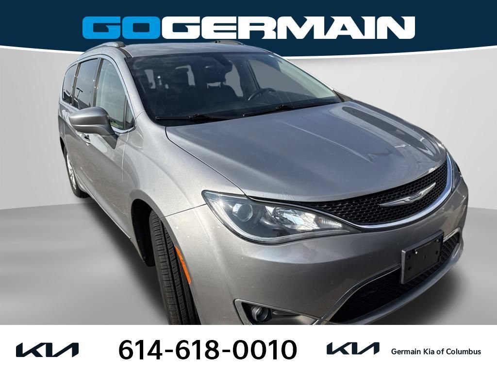 Used 2018 Chrysler Pacifica Touring-L FWD image 6