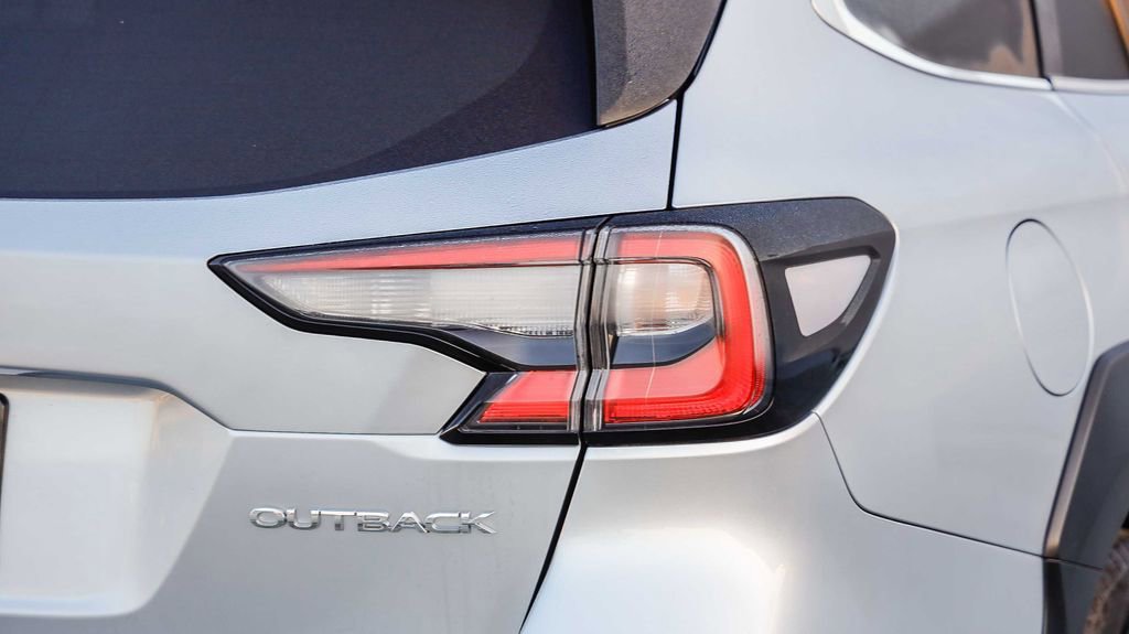 Used 2025 Subaru Outback Premium image 10