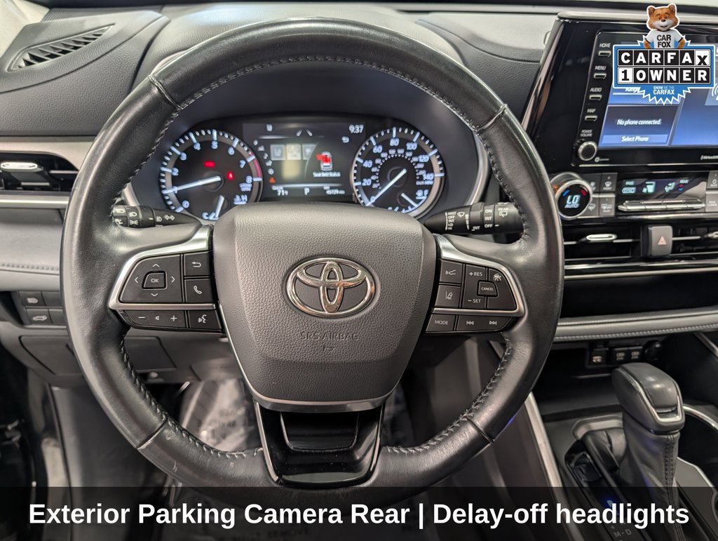 Used 2021 Toyota Highlander XLE AWD/4WD image 24