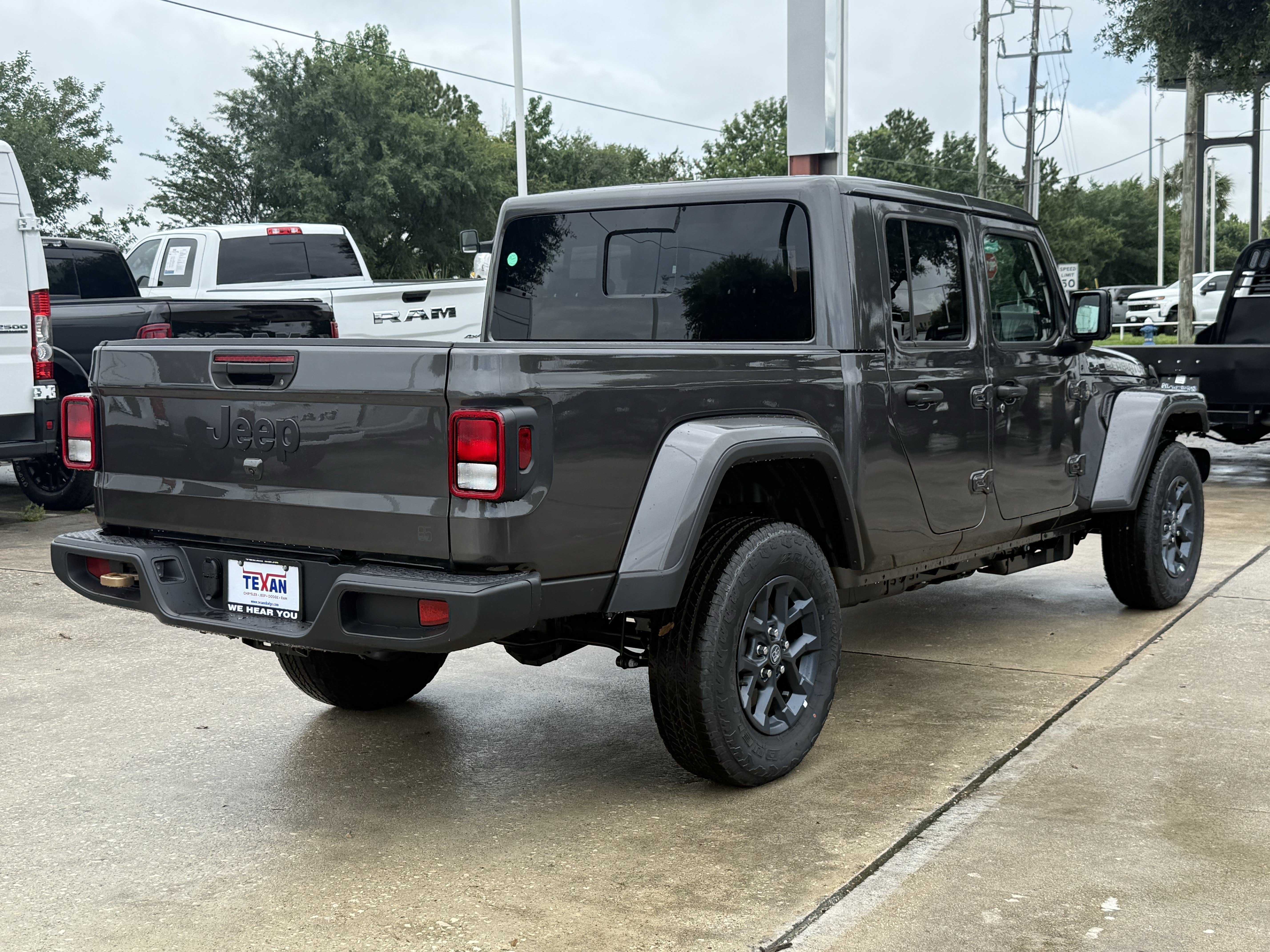 New 2026 Jeep Gladiator Sport AWD/4WD image 5