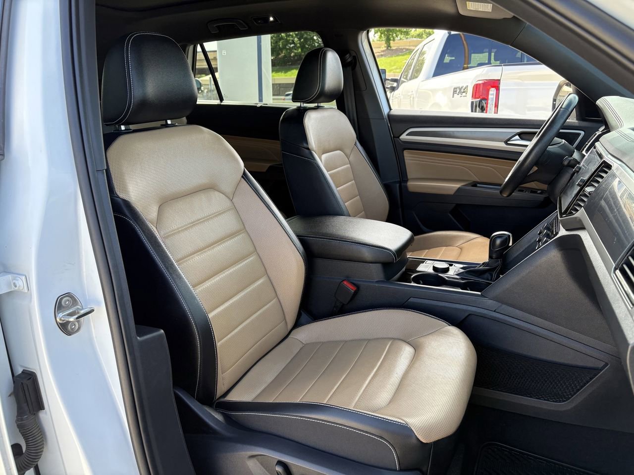 Used 2022 Volkswagen Atlas Cross Sport SEL Premium R-Line AWD/4WD image 29