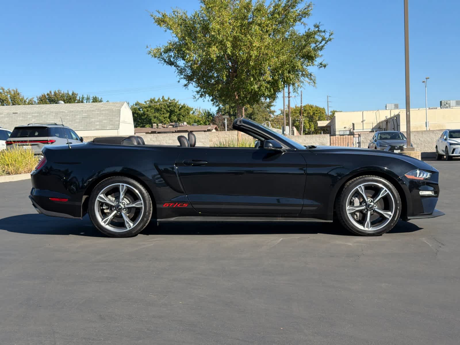 Used 2022 Ford Mustang GT Premium w/ Equipment Group 401A RWD image 7