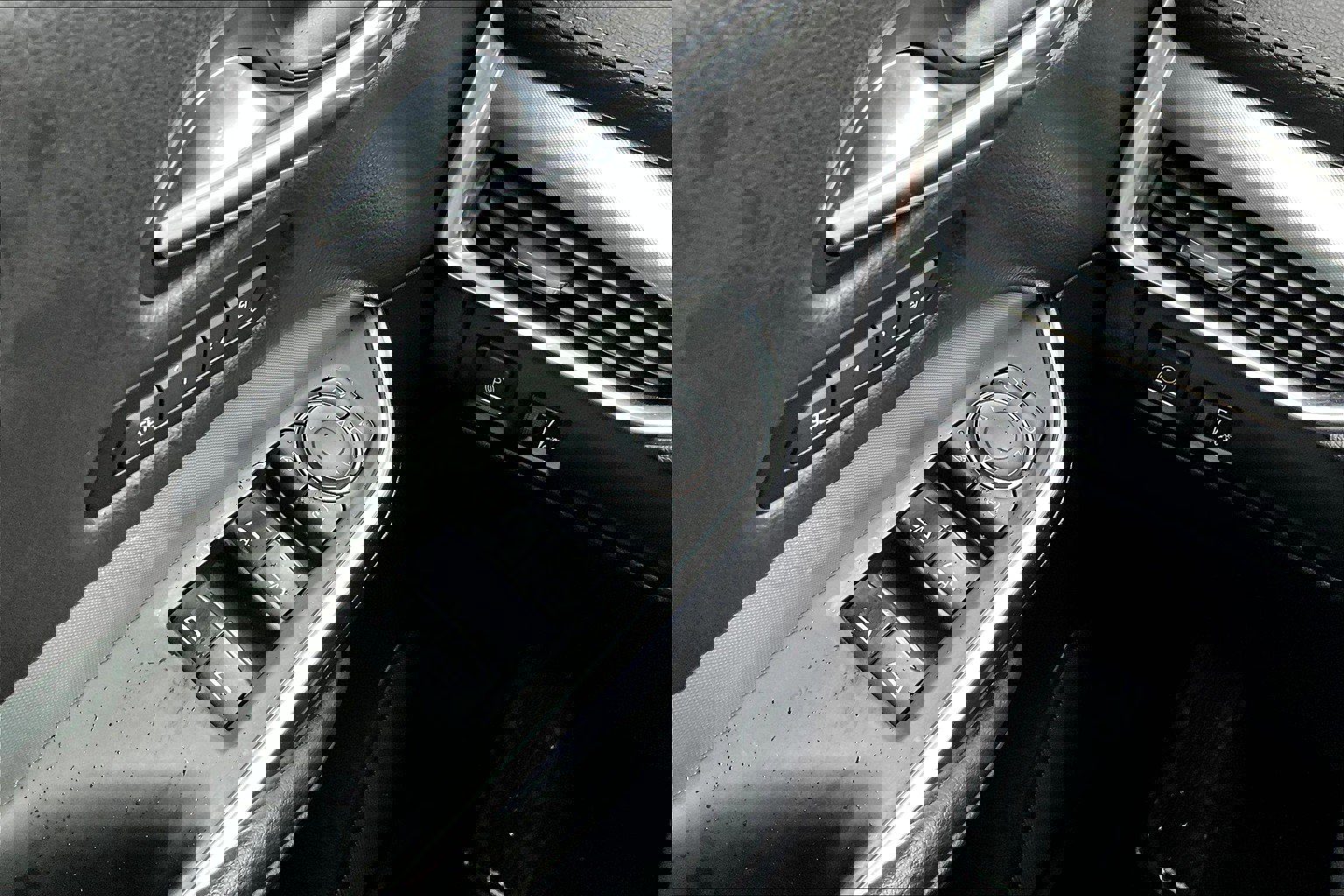 Used 2021 Cadillac XT4 Premium Luxury image 33