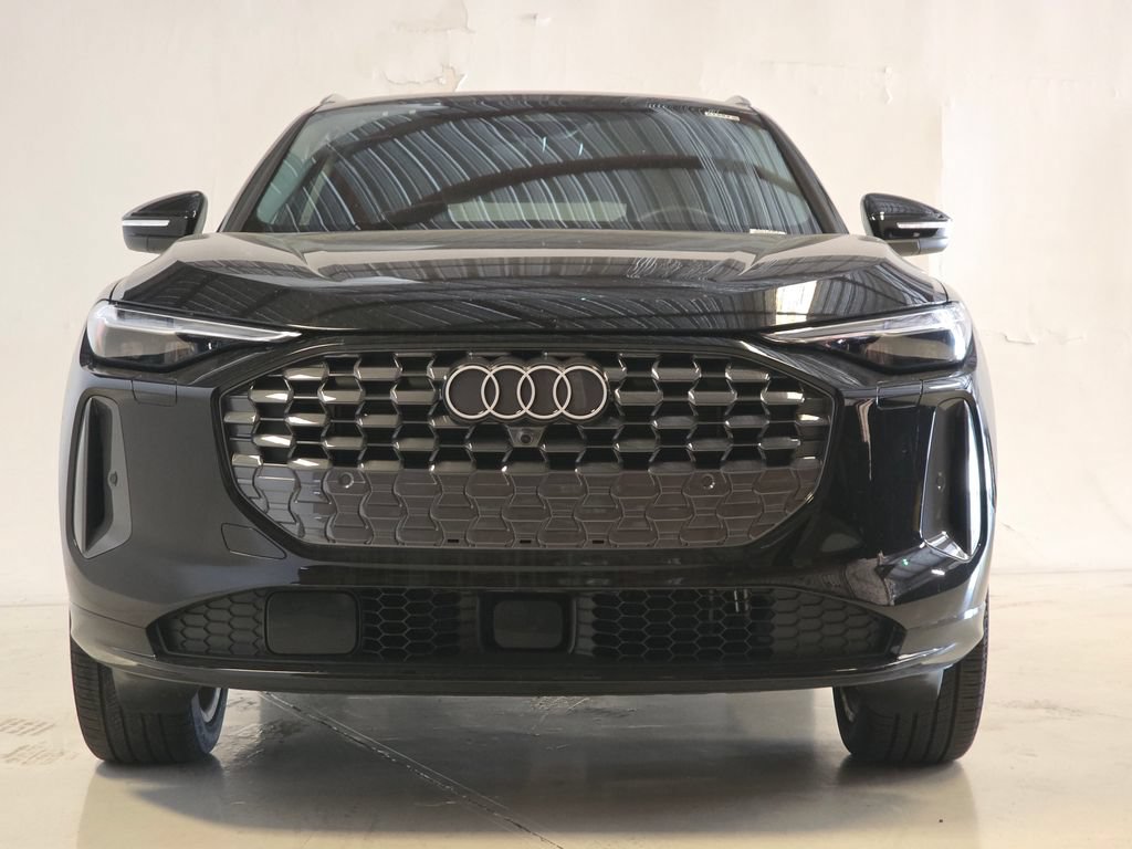 Certified 2025 Audi Q5 Premium AWD/4WD image 2