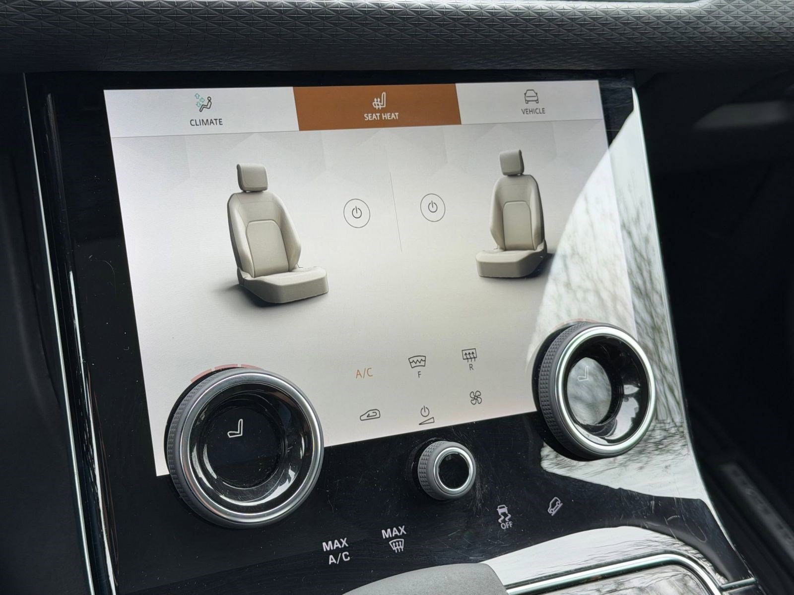 Used 2022 Land Rover Range Rover Velar R-Dynamic S image 29