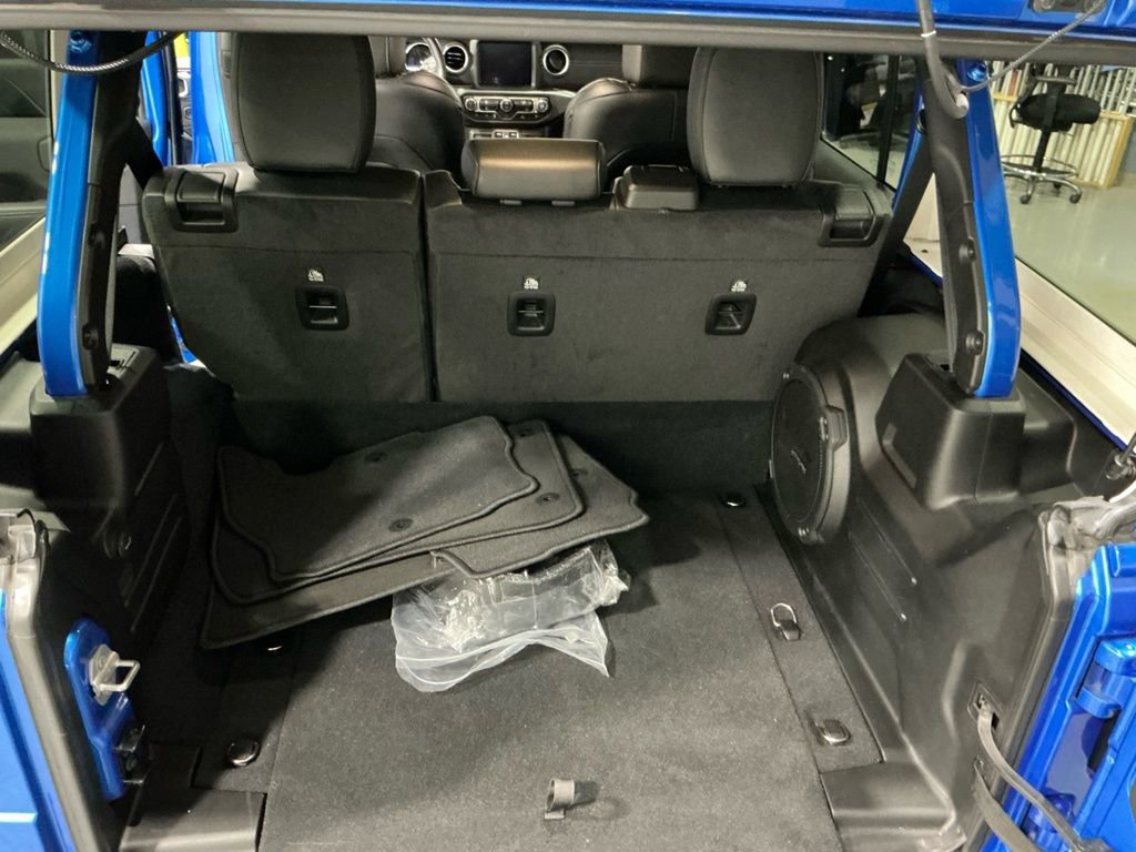Used 2022 Jeep Wrangler Unlimited Sahara image 24