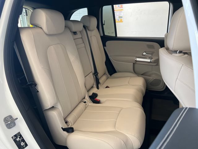 Used 2025 Mercedes-Benz EQB 300 4MATIC image 53