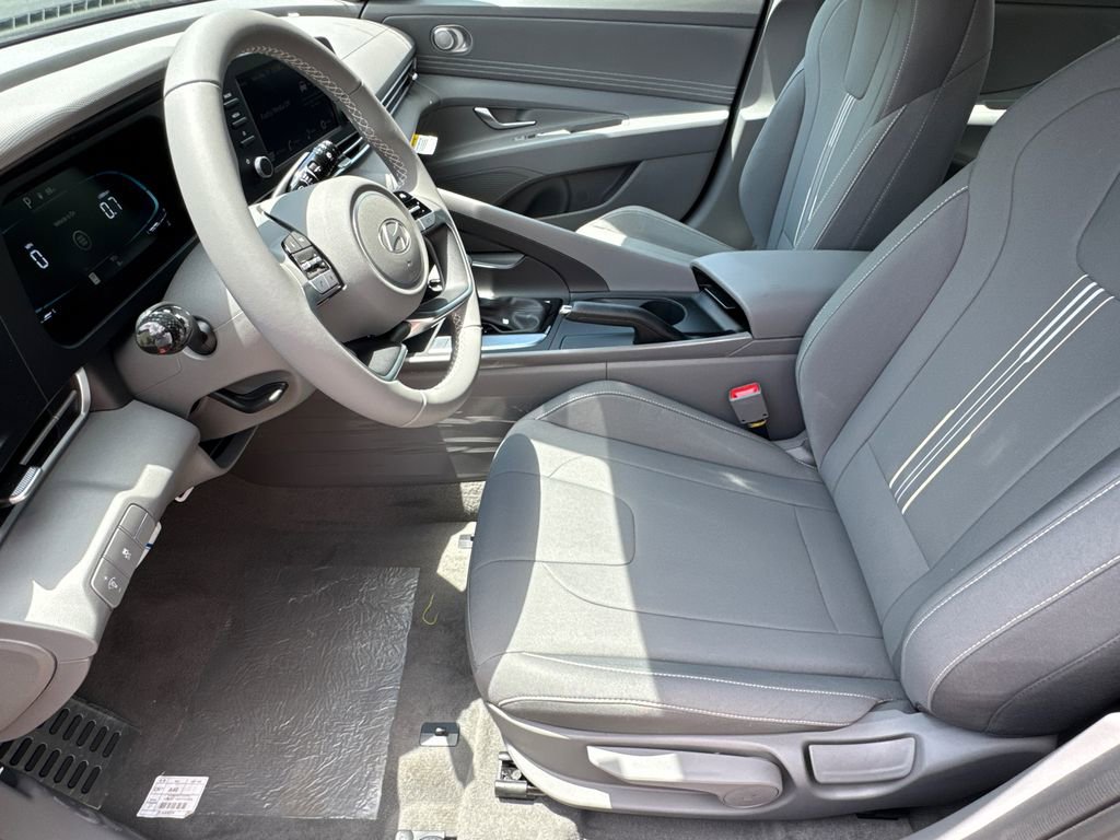 New 2025 Hyundai Elantra Sport image 9