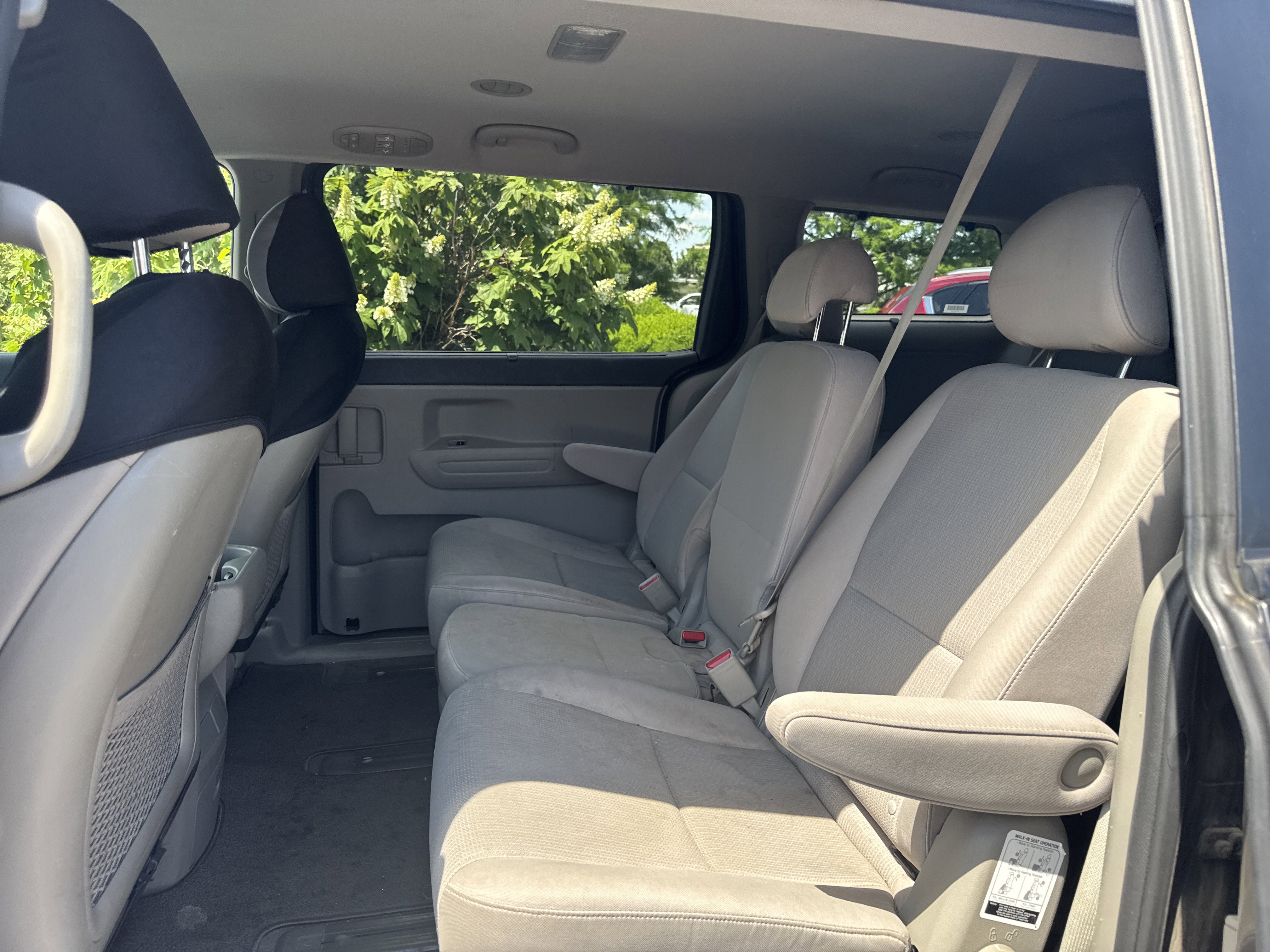Used 2016 Kia Sedona LX w/ Option Group 020 FWD image 13