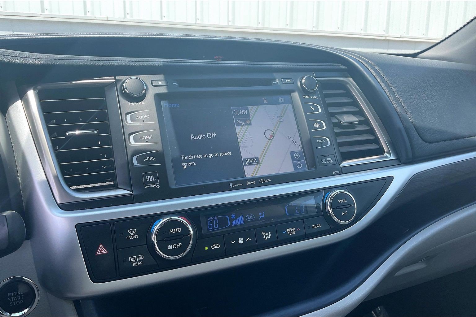 Used 2018 Toyota Highlander Limited AWD/4WD image 39