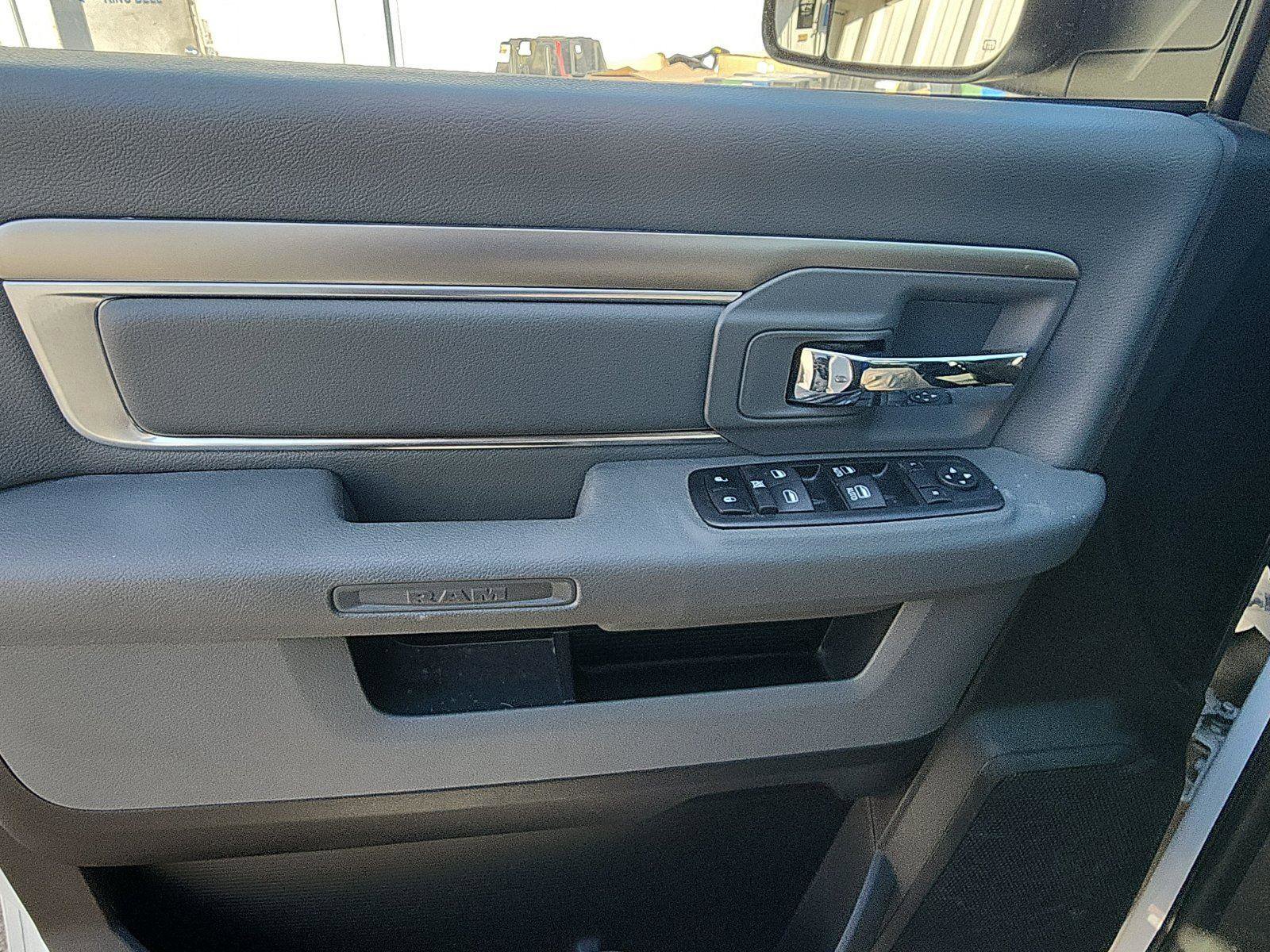 Used 2019 RAM 1500 Classic SLT image 15