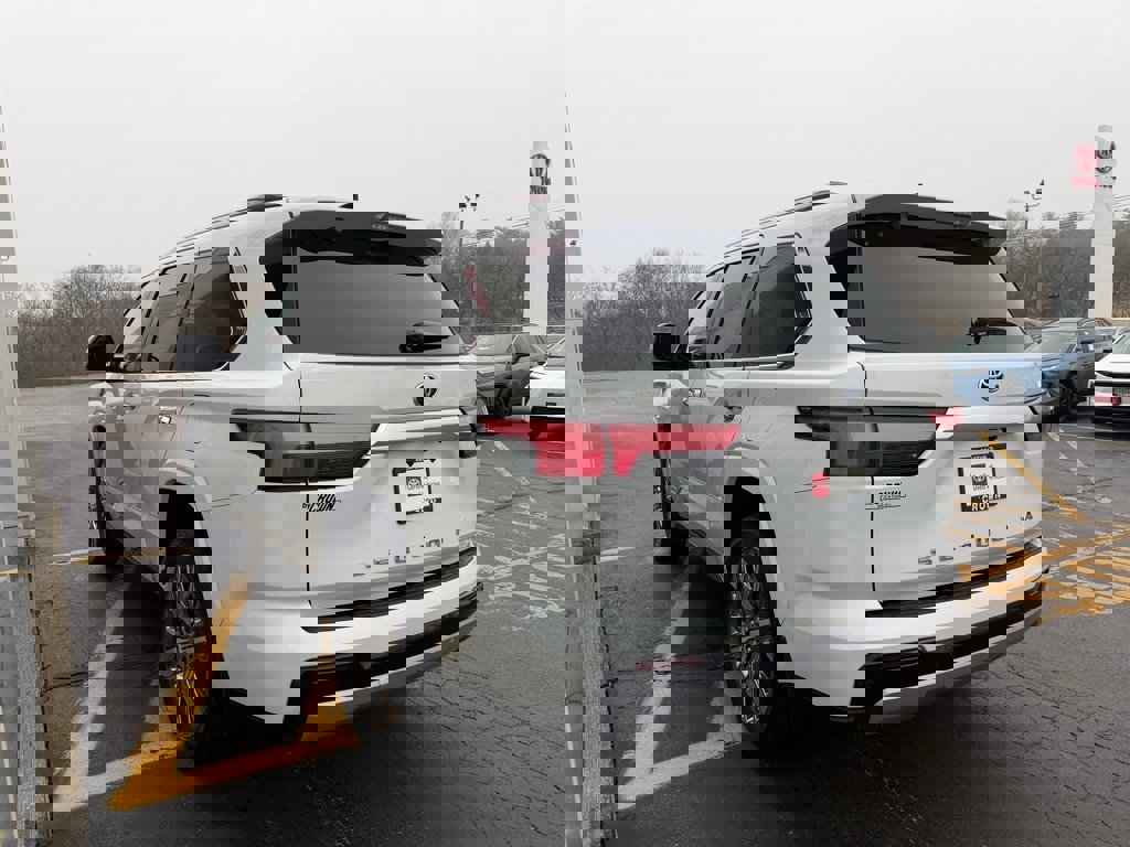 Certified 2024 Toyota Sequoia Capstone image 7