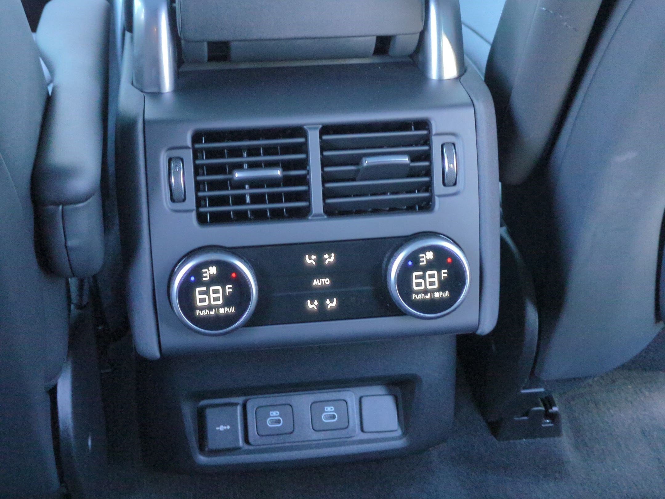 Used 2025 Land Rover Discovery Dynamic SE image 26