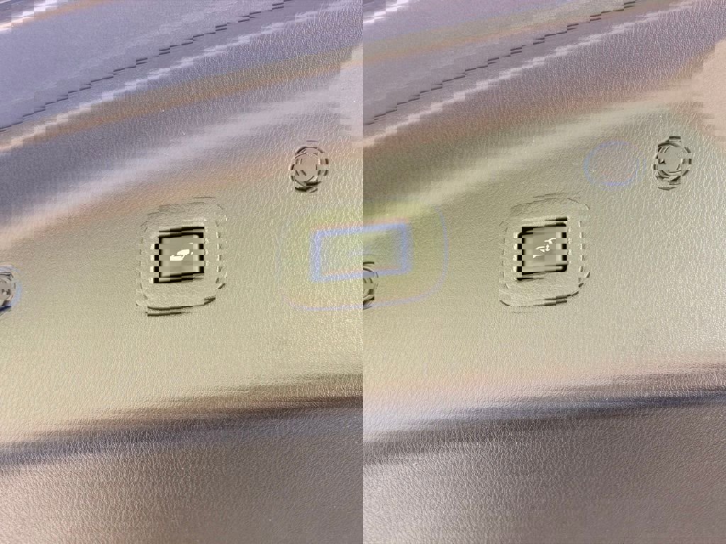 Used 2024 INFINITI QX80 Luxe image 17