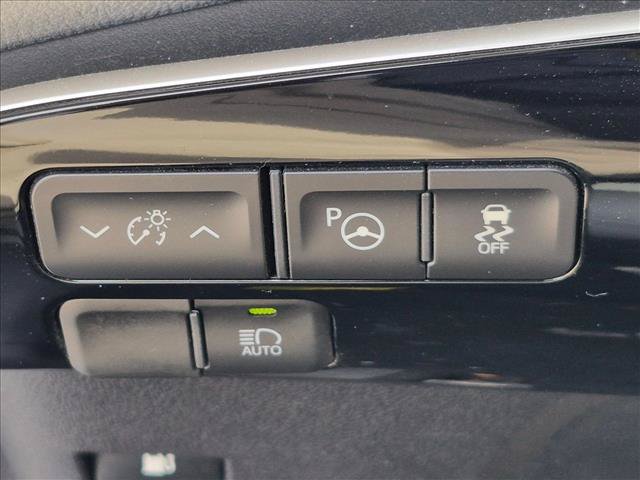 Used 2017 Toyota Prius Four FWD image 12
