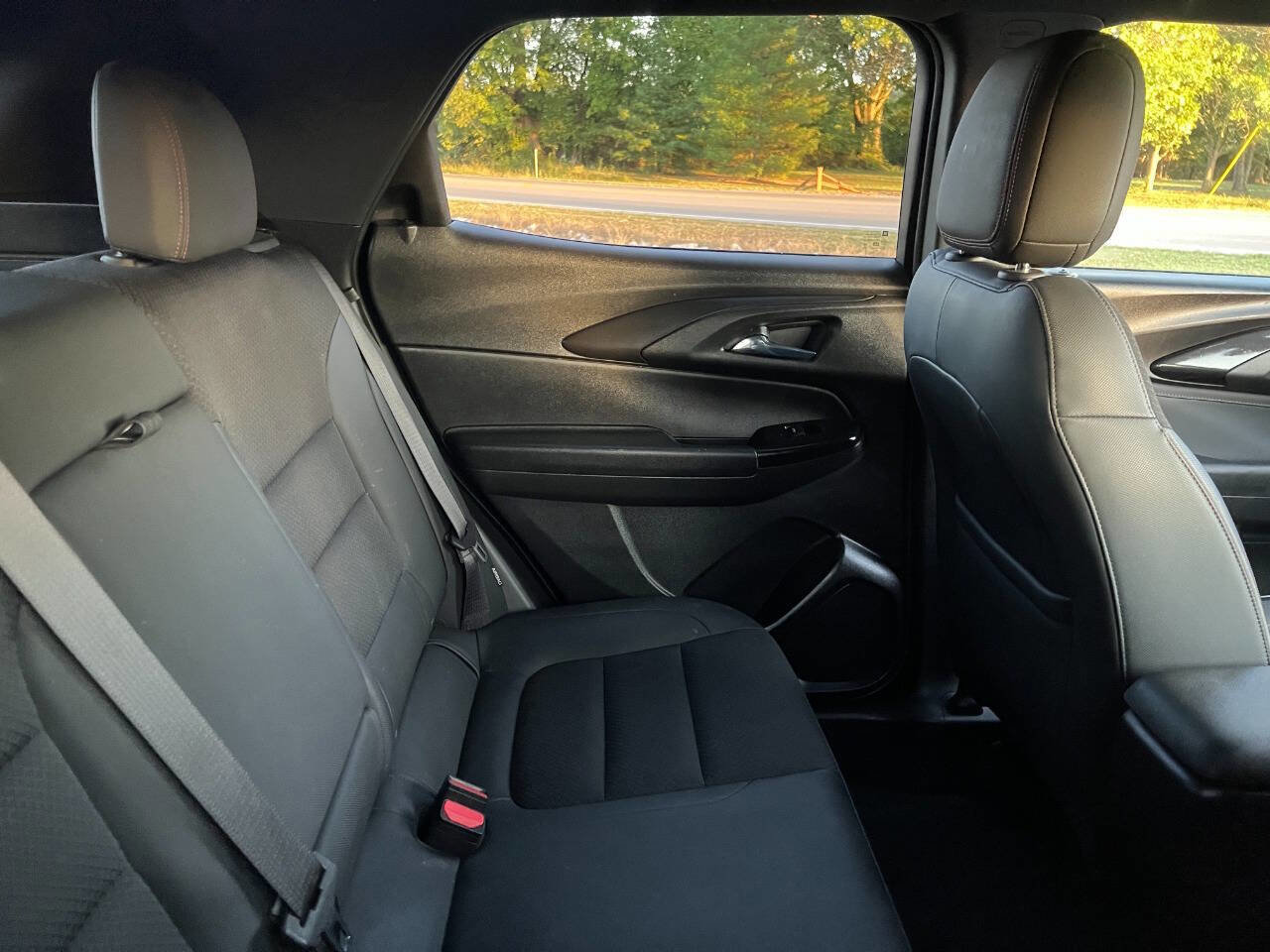 Used 2021 Chevrolet TrailBlazer RS w/ Technology Package image 12