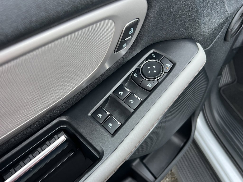 Certified 2025 Ford Expedition Active image 12