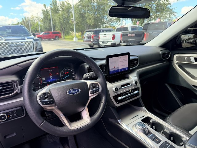 Used 2023 Ford Explorer XLT w/ Equipment Group 202A RWD image 14