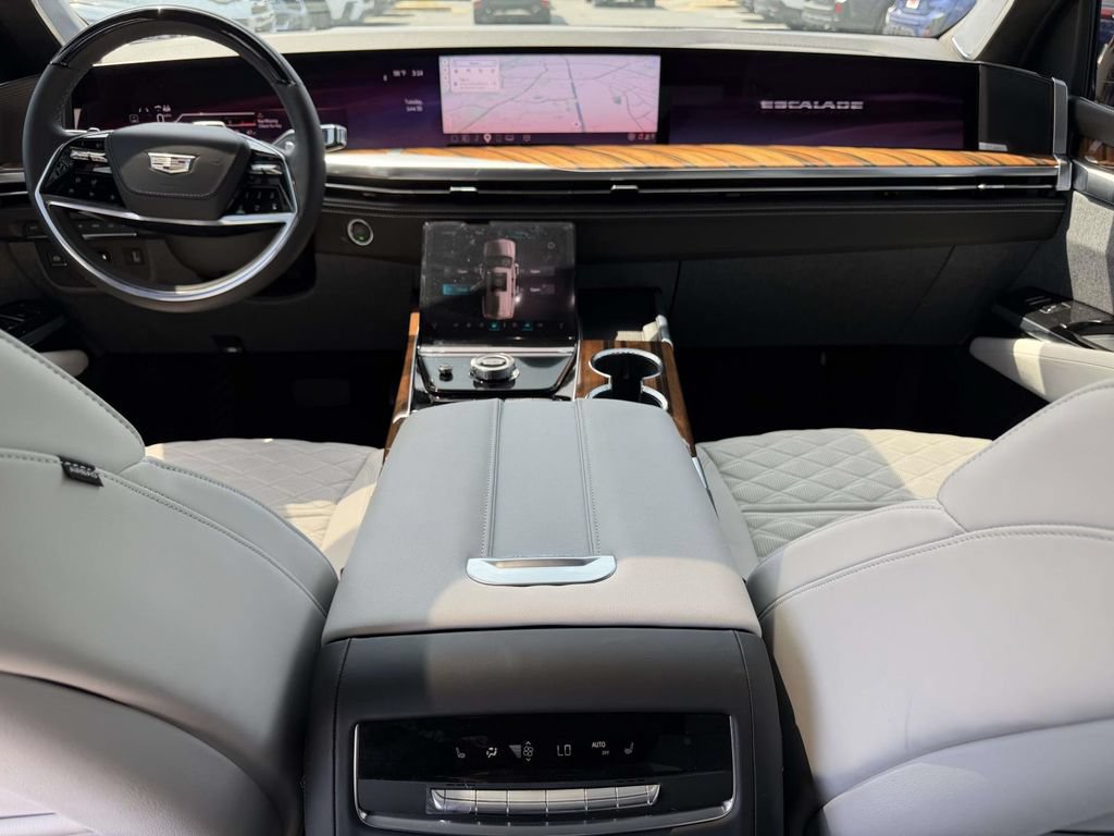 Certified 2026 Cadillac Escalade ESV Platinum Sport w/ LPO, ONYX Package AWD/4WD image 20